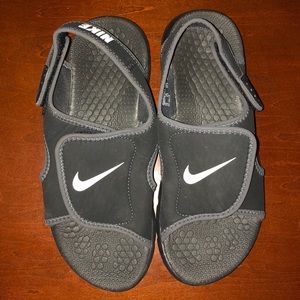 Nike Sunray Slides